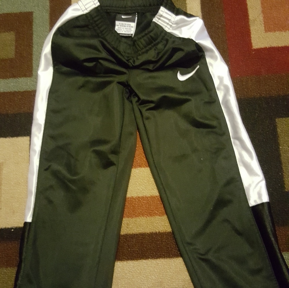 Toddler Nike sweats - Picture 1 of 4